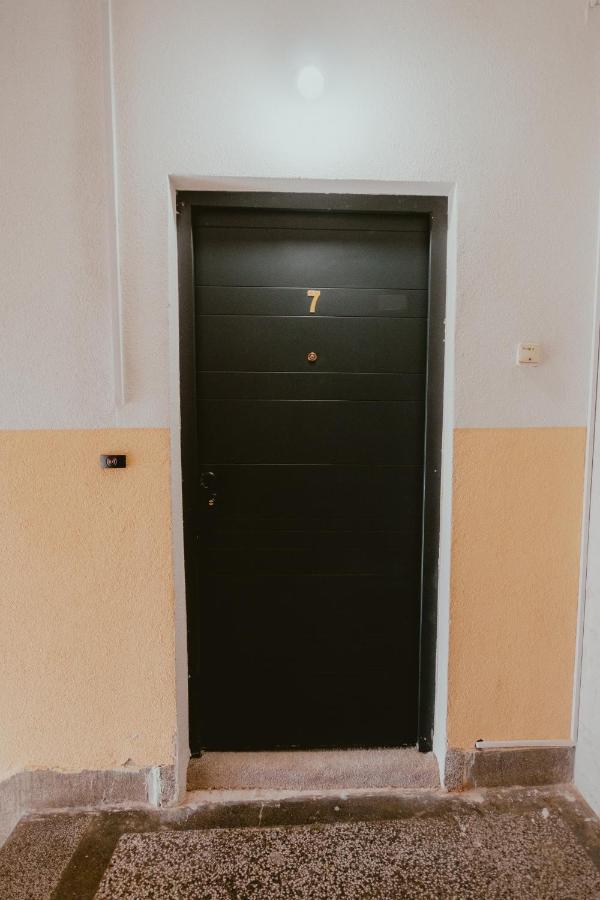 Bloom Suites Priştine Dış mekan fotoğraf