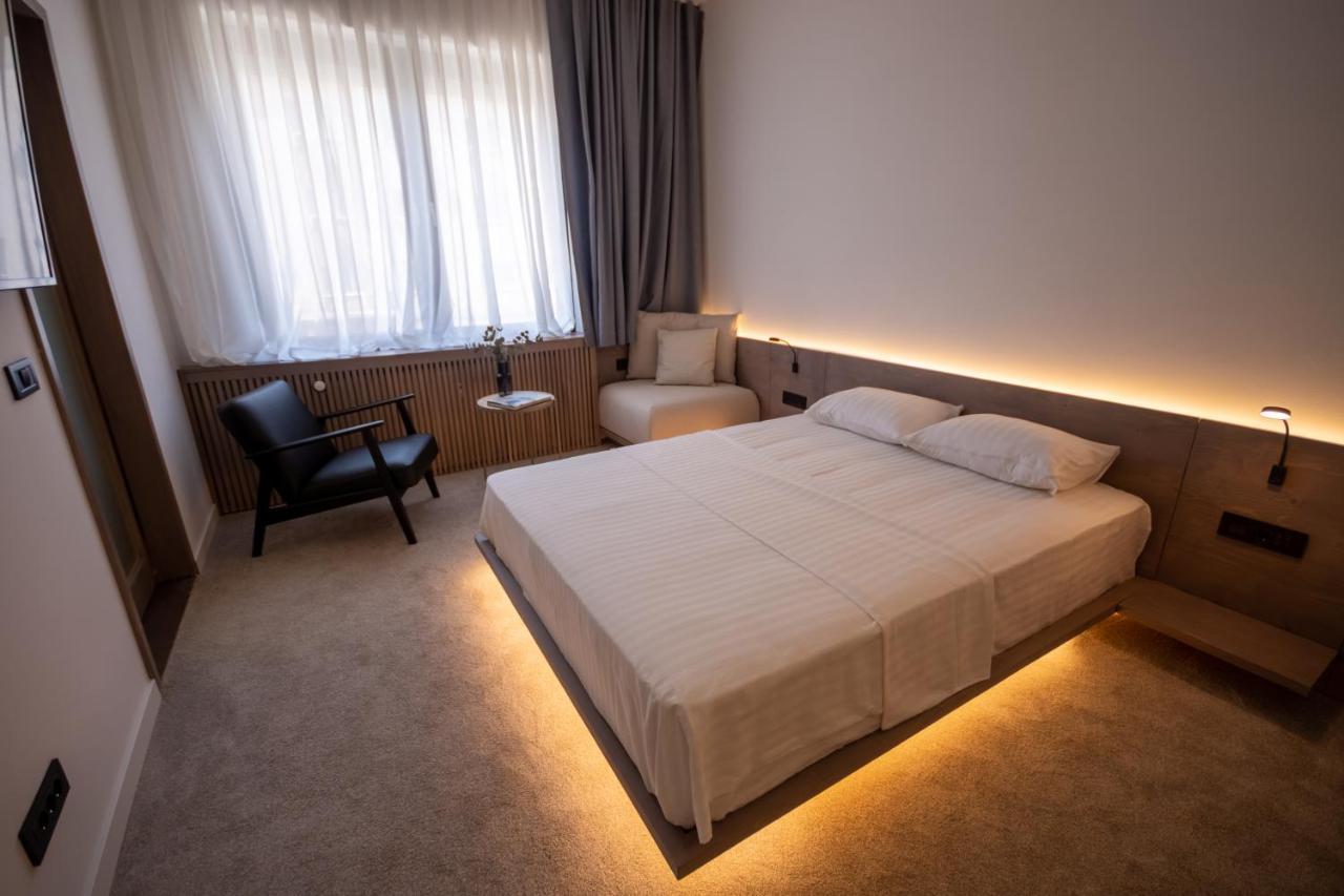 Bloom Suites Priştine Dış mekan fotoğraf