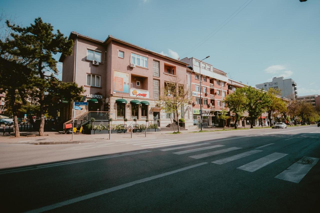 Bloom Suites Priştine Dış mekan fotoğraf